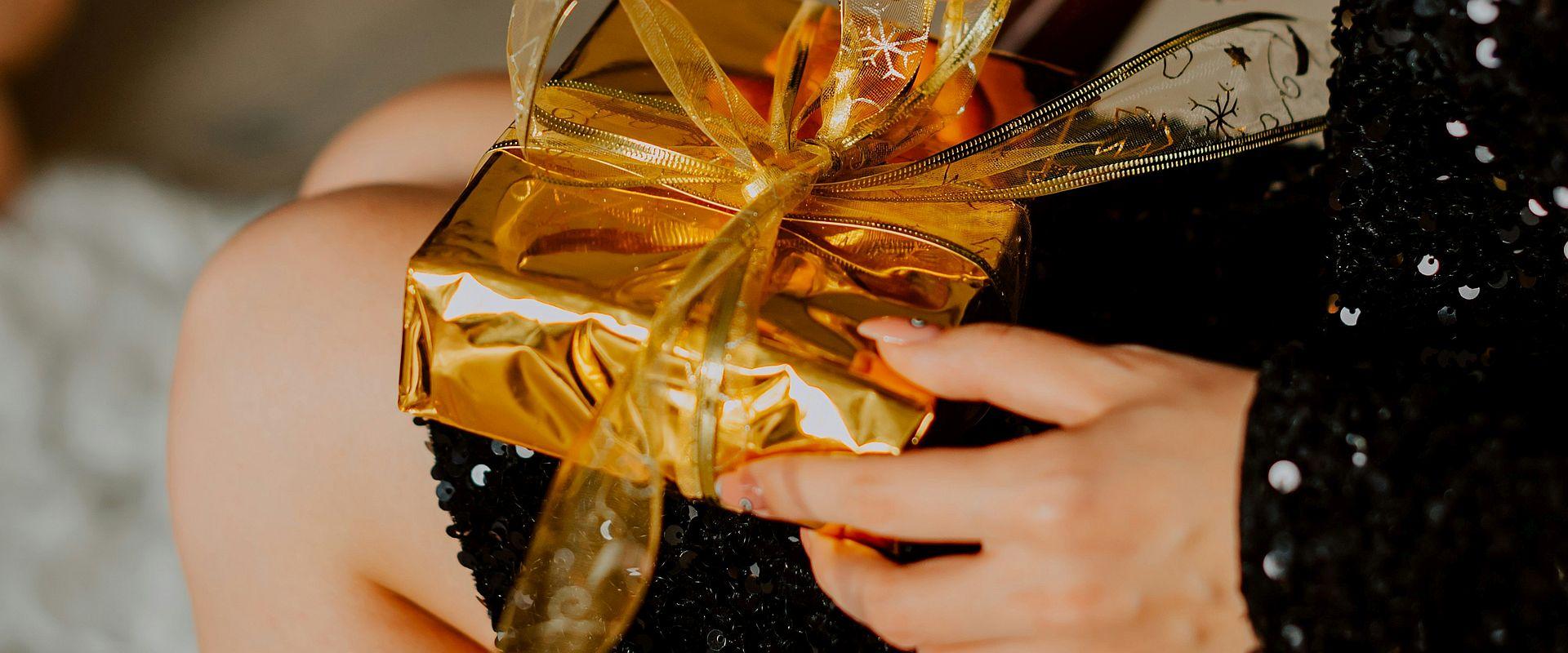 Kosmetyczne zestawy świąteczne: mniejsze formaty, ciekawsza zawartość